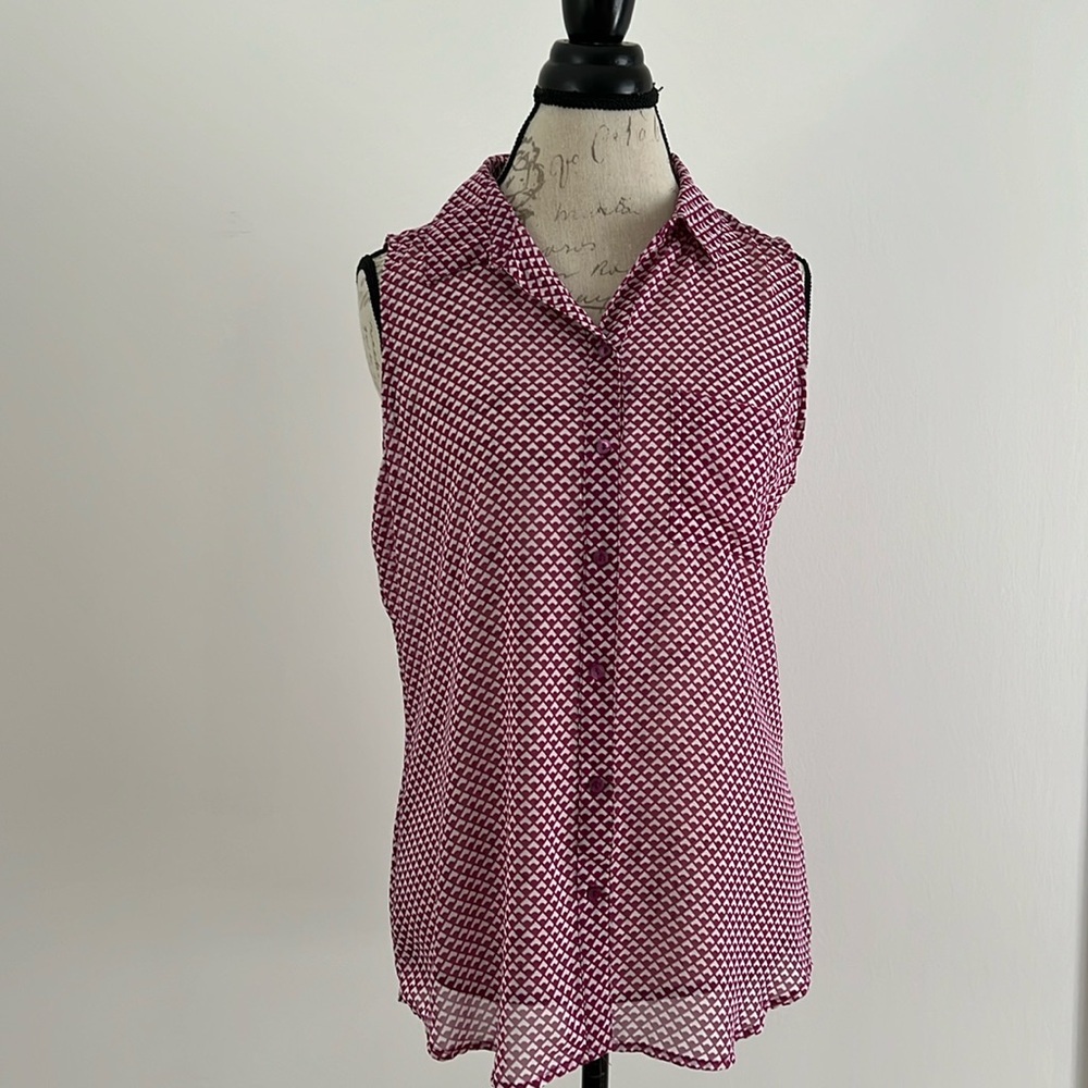 Liz Claiborne Sheer Sleeveless Blouse Size M